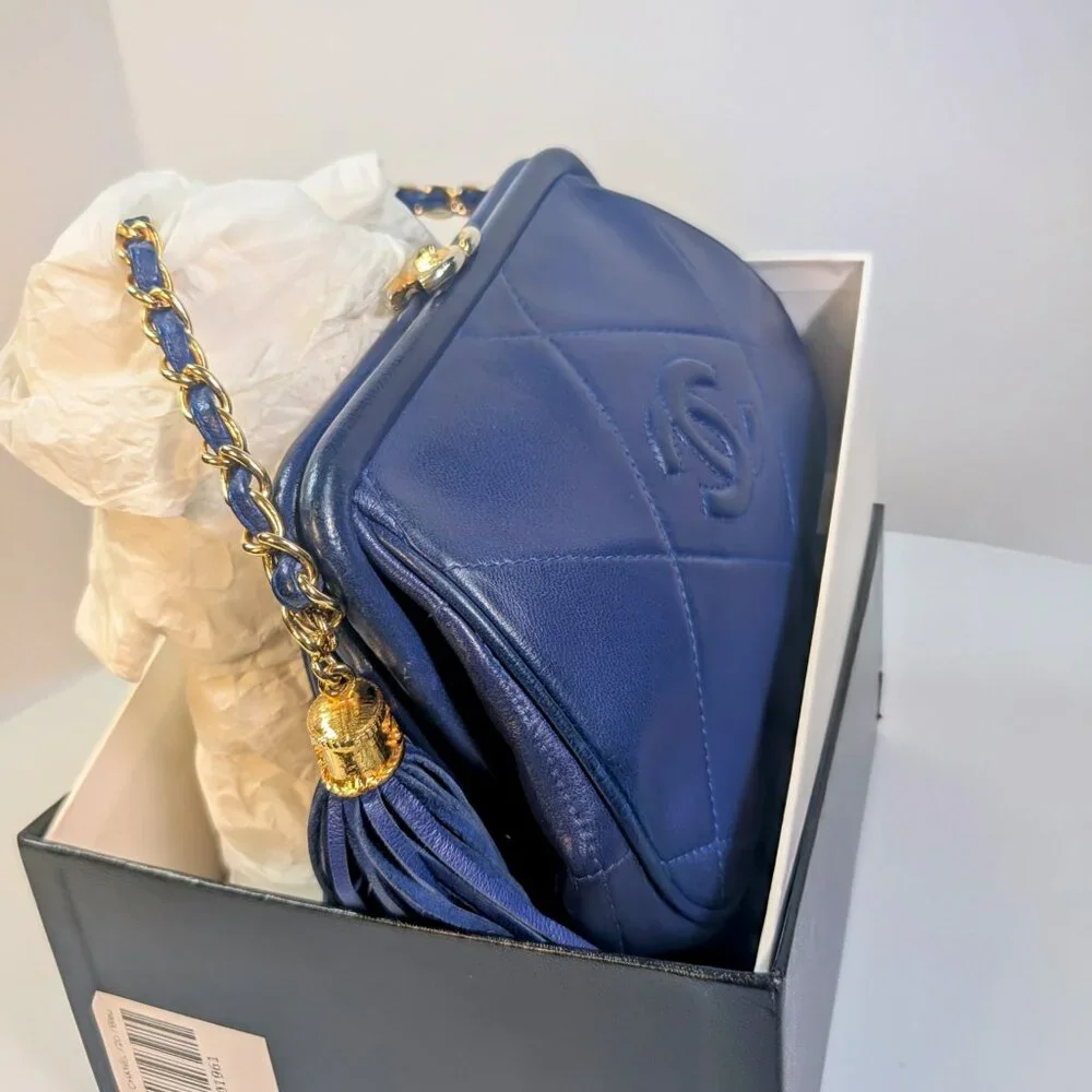 Chanel Vintage Blue Quilted Lambskin Kisslock Tassel Clutch - Picture 15 of 16